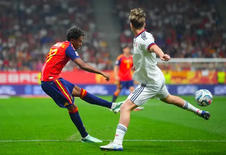 3-1！FIFA第一10连胜+41场不败 19岁天才世界波+连续3场闪击