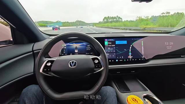 兄弟们放心吧，我没干正事，也没赚钱也没上班，我欠着钱在外边玩呢
