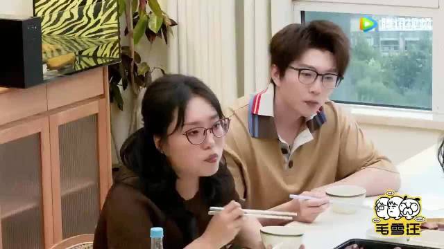 白敬亭承包直播笑点，张呈爆料二人一拍即合
