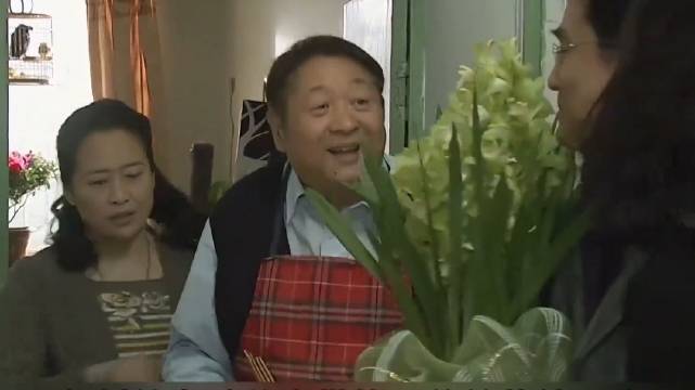 男人第一次去女方家里，怎料给女孩父亲带的一盆兰花就20多万！