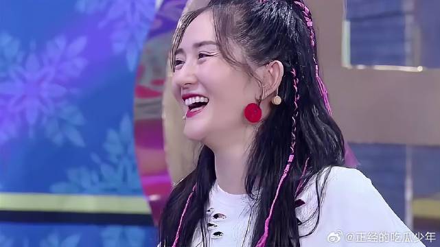 谢娜本想展现实力，谁料被何炅维嘉连连扎心，笑疯了