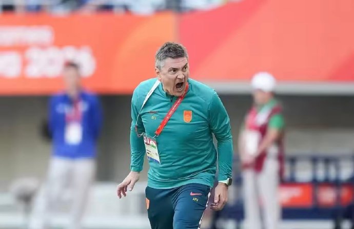 马德兴力挺安东尼奥：别急着让他上位国足主帅
