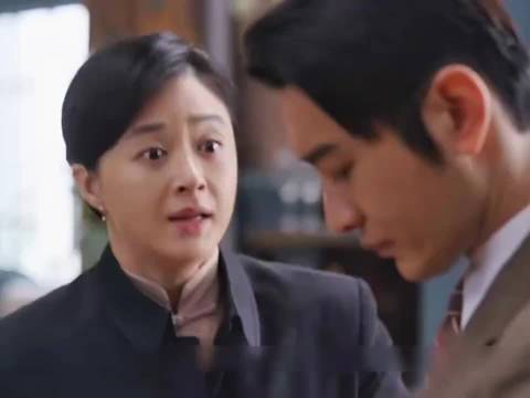 你这身衣服真好看，多少钱买的？
