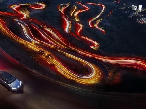 10-15万新能源轿跑怎么选？极狐阿尔法S5一次讲透