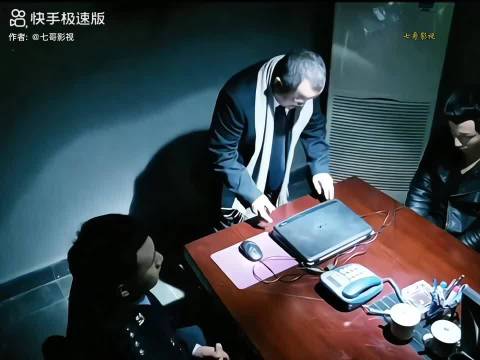 机器人照刘德华模样设计，手相请玄学大师看黄历出厂