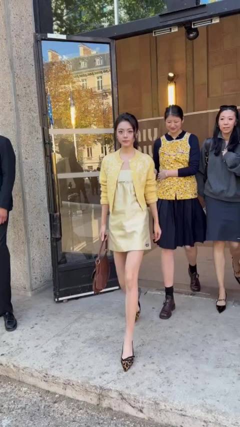 OMG，享受少女们为你的尖叫吧麦麦！ 麦麦去巴黎这个尖叫也是一年比一年声大