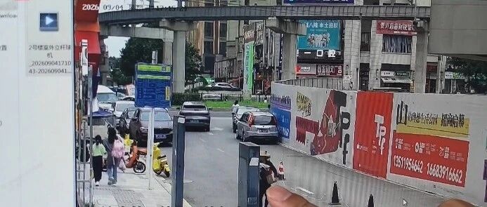 男子刚入职就弄丢10台手机,担心不仅工作要丢还面临10万元赔偿,民警一帧帧翻监控到凌晨3点,6天后全部找回 男子刚入职就弄丢10台手机,担心不仅工作要丢还面临10万元赔偿,民警一帧帧翻监控到凌晨3点,6天后全部找回
