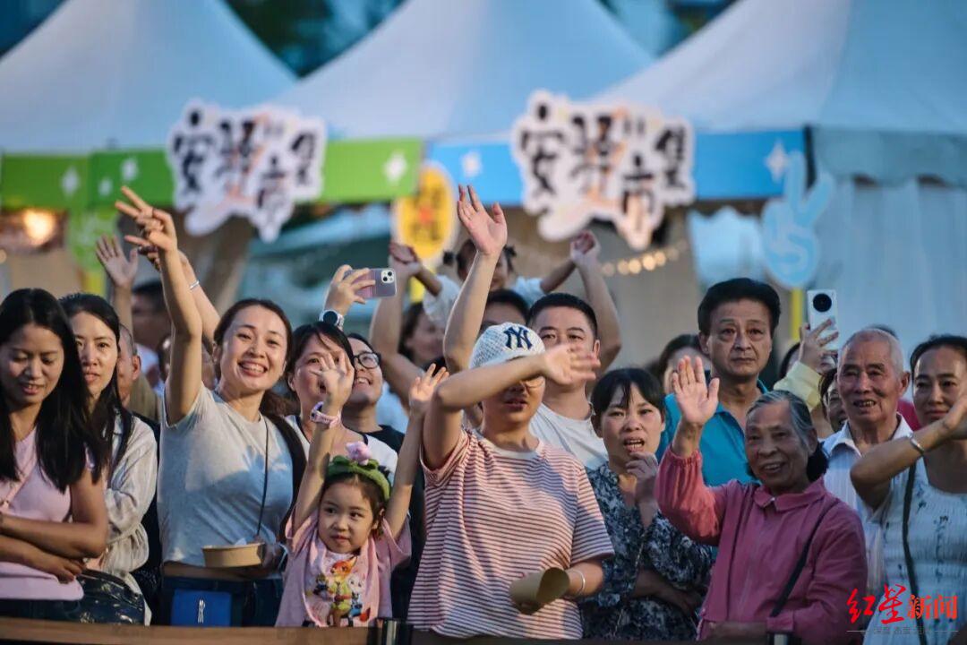 红星观察｜薛之谦连开7场，预计20余万歌迷涌入成都：“跨城观演”如何带火一座城？