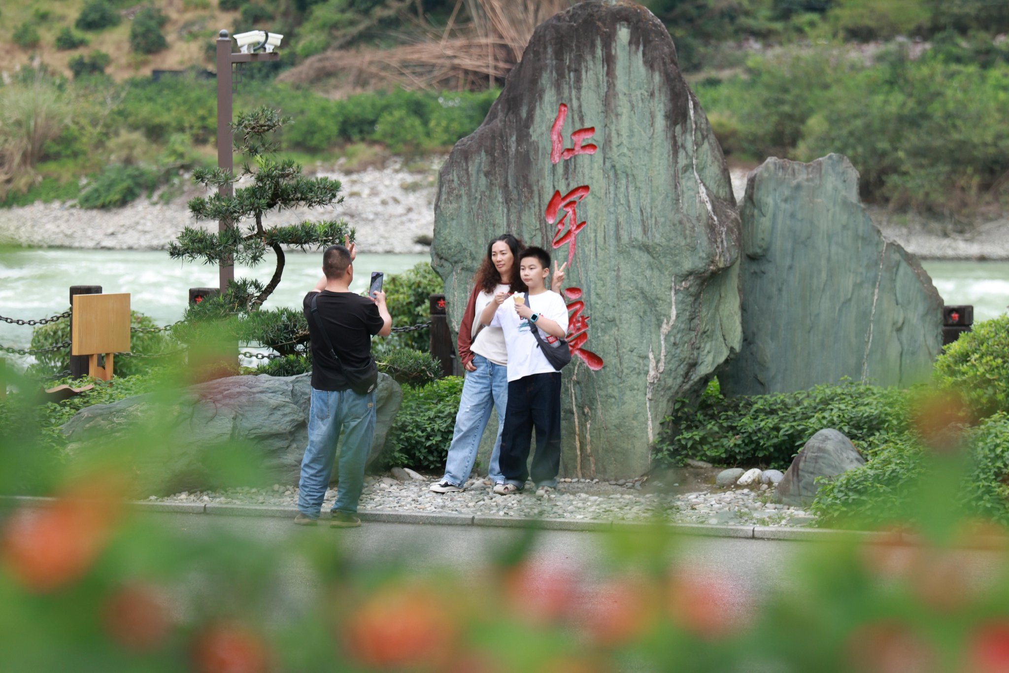 大渡河畔红色地标引游客