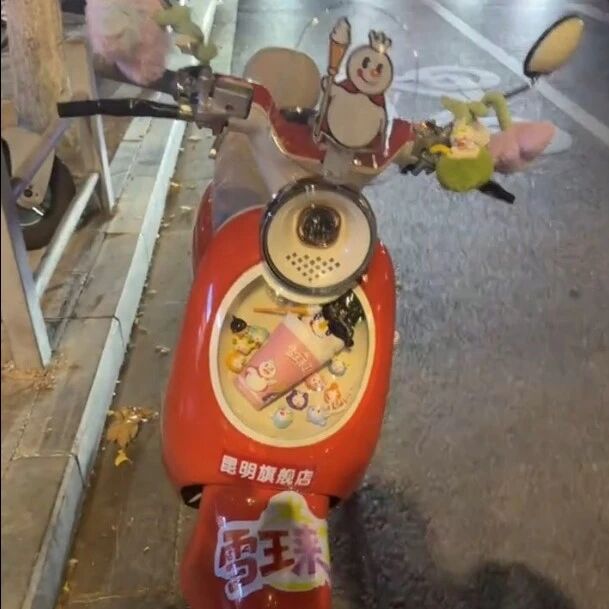 男子买127元蜜雪冰城零食抽中价值近4000元电动车，门店负责人：目前已被抽走3辆，还有金条等奖品