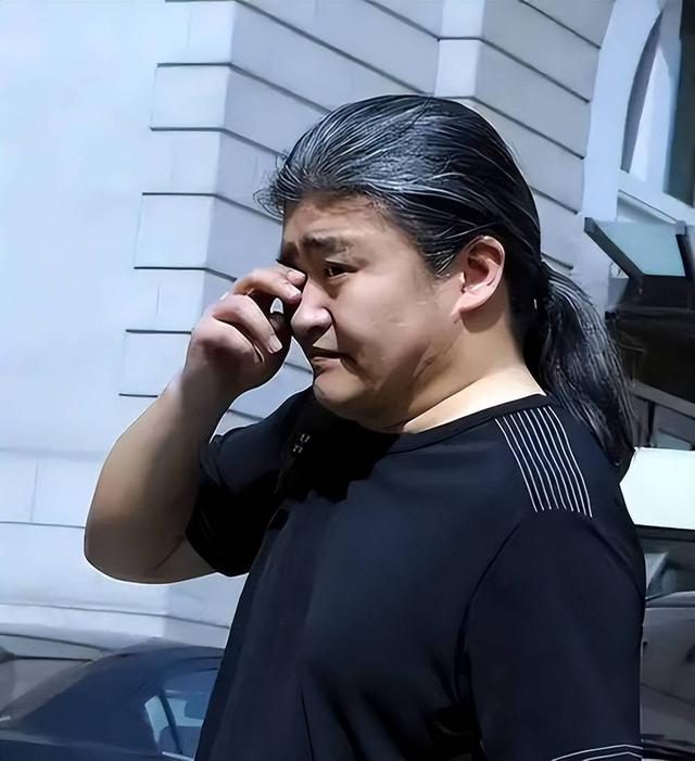 刘欢刚过头七，何赛飞病情曝光让人揪心，与恩师之子离婚真相大白