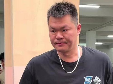 都不带脸红？朱芳雨：我在中国男篮都玩命，现在球员钱到位就行