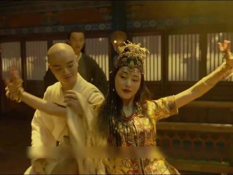 好心给猫妖几块西瓜，女人竟意外收获天大机缘