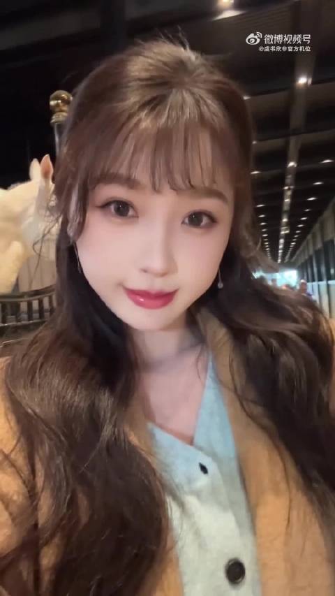 ysx虞书欣云初令ysx虞书欣 “秋风拂过你的脸颊，温柔地吻了你的半边脸”