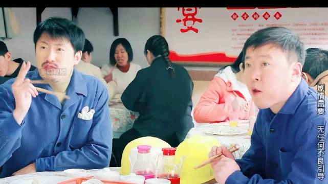 男人一顿饭吃了五斤饺子，不料一眼被老板娘相中成为女婿