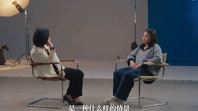 被全红婵笑死，从10米台跳下来赶紧往岸上游，感觉水下有“鬼”！