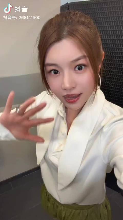也有共创 姐姐真的全平台营业耶✌ 好爱好爱 开心^_^