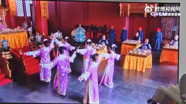 哈哈哈哈怪不得小时候爱看，现在打开也爱看宫锁心玉要被僖妃这段笑死了