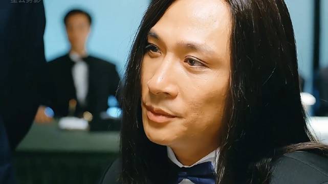 高进领悟绝学遇强即屈借花献佛，成为威震江湖的赌神！