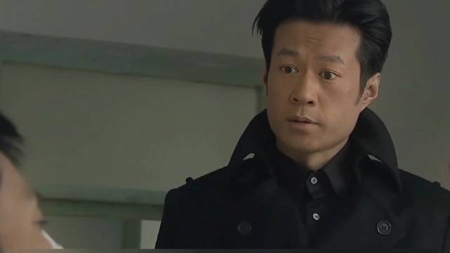 弟弟为了一个拜金女跳楼，这可气坏了身为亿万富豪的哥哥