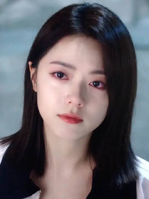 女孩，从此眼泪向下，你向上