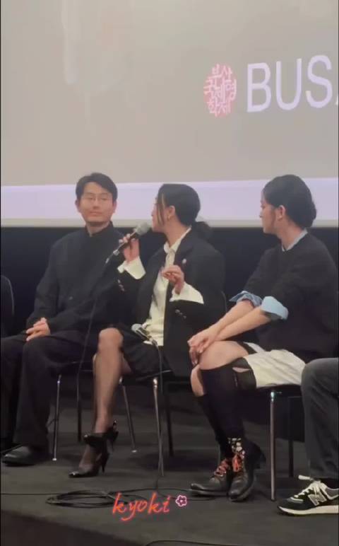 周迅聊穆祉丞表演，说完穆祉改口叫小穆