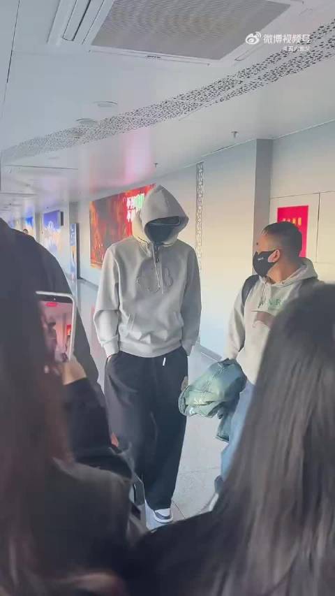 刘耀文新疆录制宇宙闪烁请注意2！