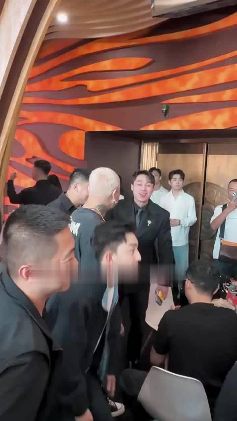 方丈现身蛋蛋嘉年华活动现场！