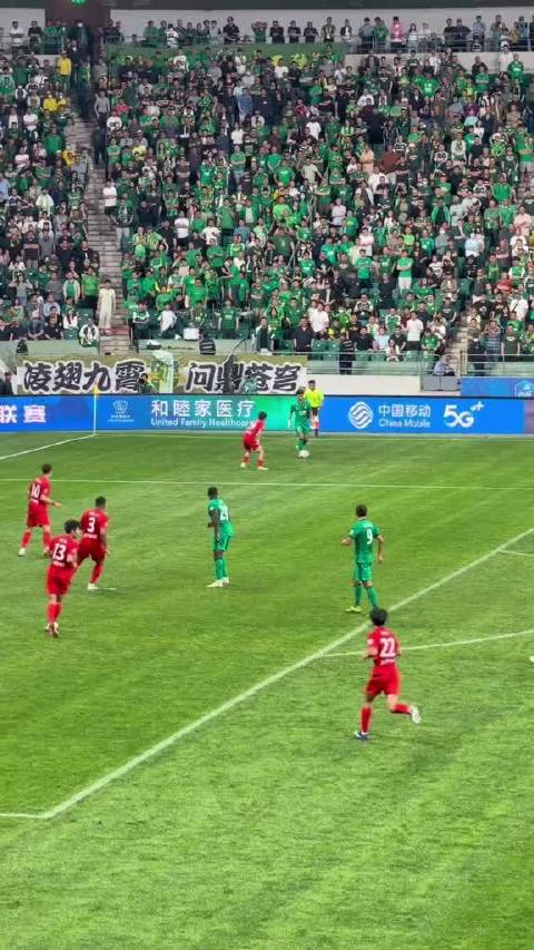 马宁执法国安比赛，球迷直呼十年之内无人看懂