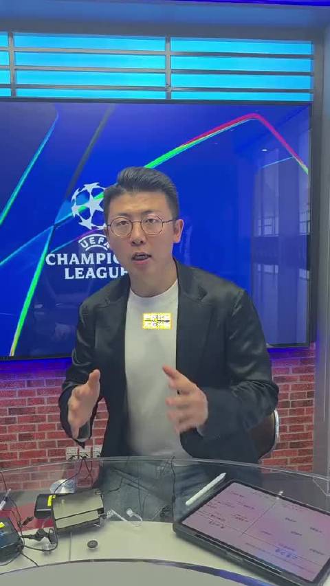 巴萨今年又一次进化，中锋位置目前看起来问题不大，但赛季深入后…