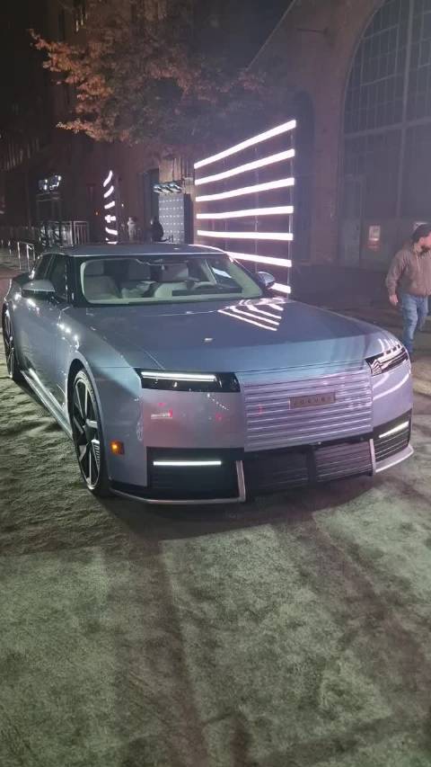 捷豹Type 01纽约实拍，平直前脸开启电动时代