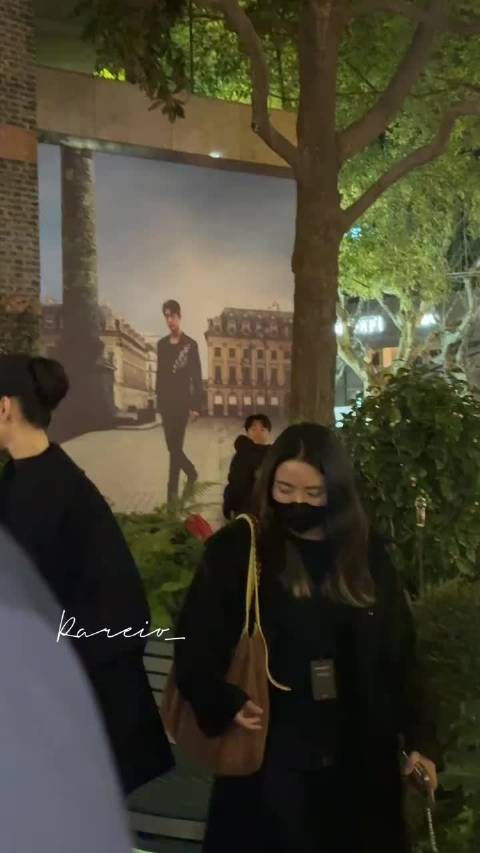 遇到陈都灵就嫁了吧 又美又温柔，不能收信还和粉丝说不好意思