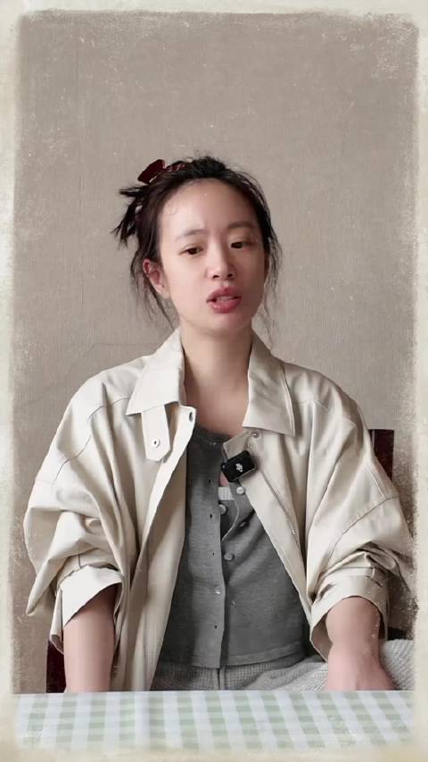 会不会是朋友家的孩子呢，没听说过李梦有小孩啊？…