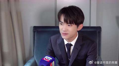 易烊千玺：儿子们比二十要可爱一些，二十慢慢变得浑身黑不溜秋的