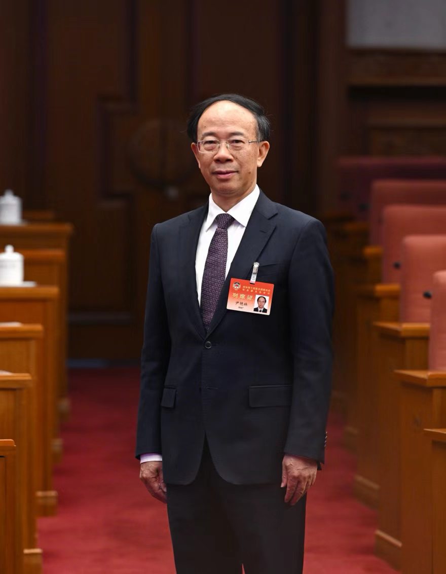 对话尹艳林：扩大内需需要真金白银 有必要增发国债形成增量政策效应