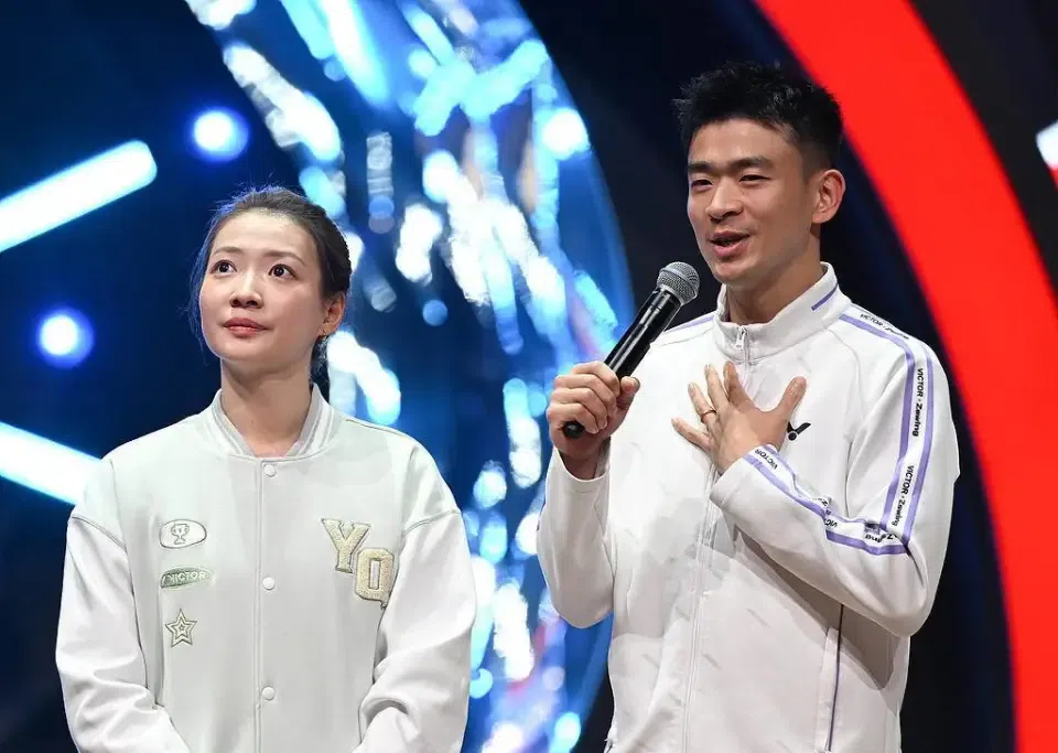 郑思维补办婚礼，老搭档黄雅琼怀身孕到场祝福
