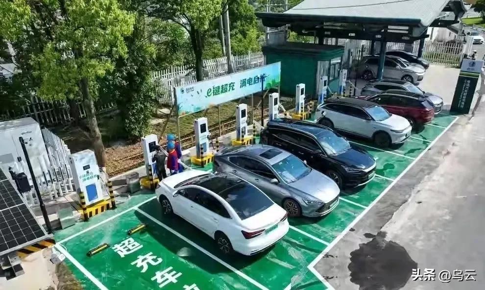 彻底翻盘！预测2035年70%家用车新能源化：中国汽车早已换了人间