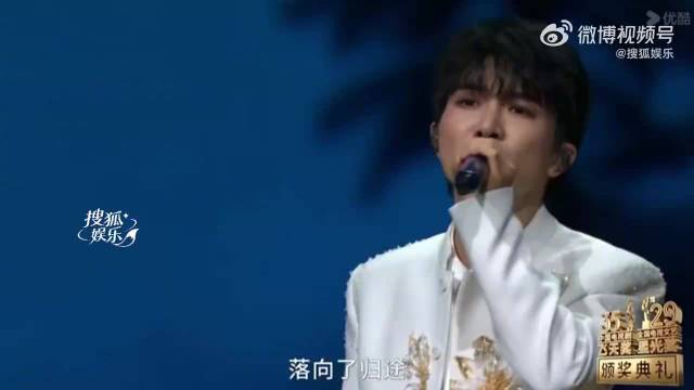 周深飞天奖演唱归来