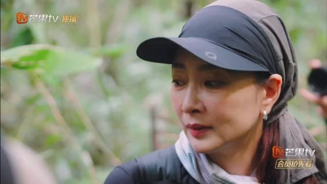 殷桃花少怕虫偏遇虫，表情惹笑观众
