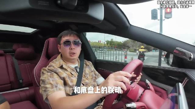 城市路况智驾风格对比，启境GT7丝滑柔和腾势Z9GT稳字当头
