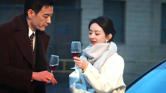 自从小陈没了以后，她眼里感觉永远都含着泪水