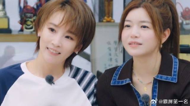 陈妍希儿子vs吴京儿子，武术课硬核对练，两位妈妈淡定旁观