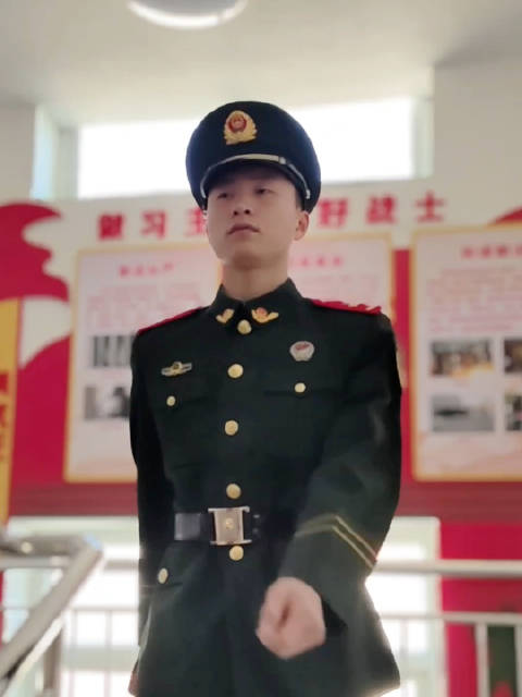 你小子还有这么帅的时刻 居然藏着掖着现在才给我看