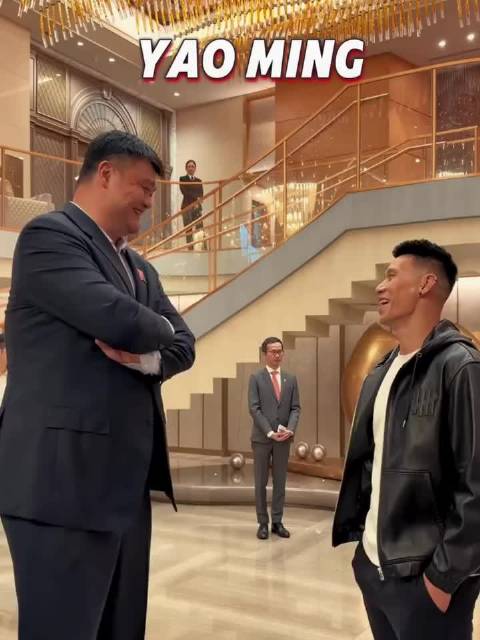 火箭旧将林书豪昨日和大姚相谈甚欢