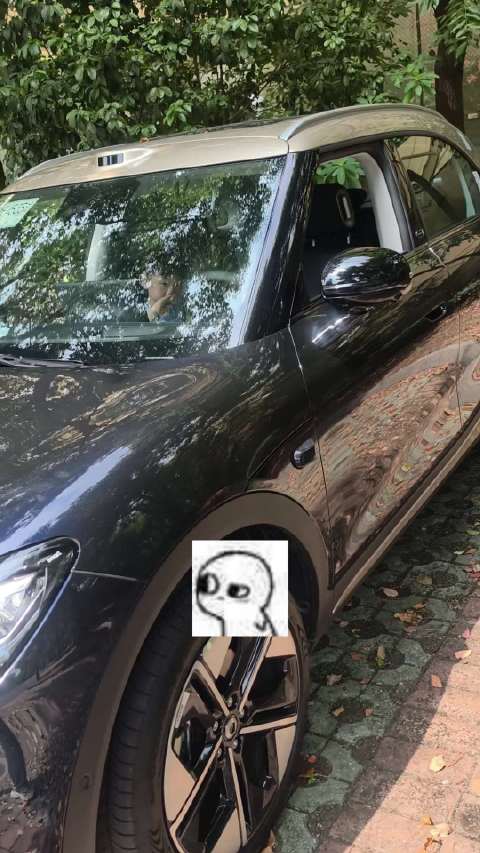 家长群里静了几秒，然后开始问车
