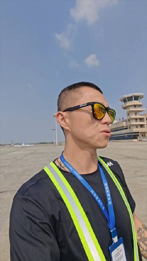 空重300公斤烧95号汽油，百万级轻型飞机可一人推动
