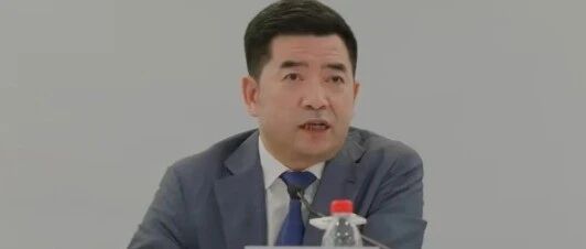 绿城中国时任主席张亚东被香港廉署起诉，其涉嫌从一名大连房地产开发商股东收受贿款2000万港元
