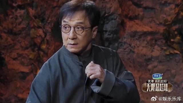 成龙吐槽演员打戏用替身，模仿得太真实好笑，还得是大哥敢说！