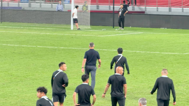 阿洛伊西又去南看台接受训话了 也是见证到了名场面