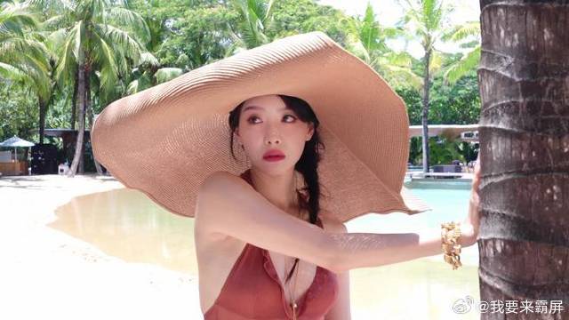 宋茜三亚海边大片，绝美红毯花絮